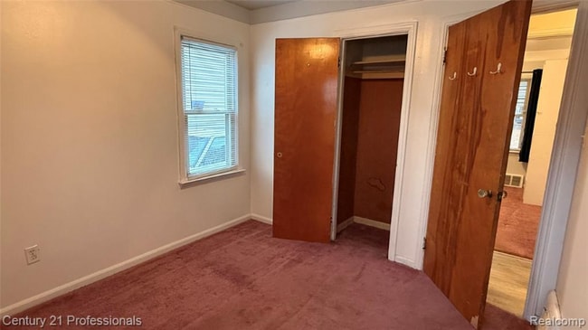 Foto del edificio - 1403 E Maxlow Ave