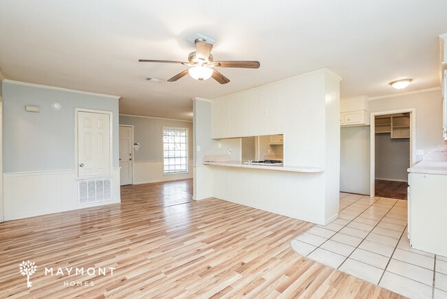 Building Photo - 5869 Kinder Dr