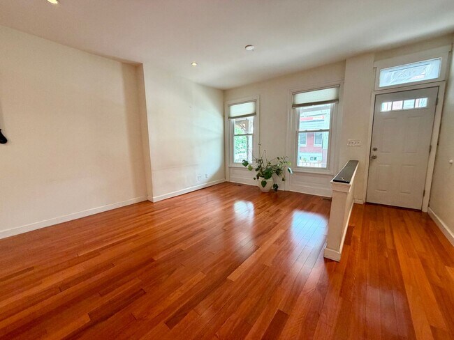 Foto del edificio - Stunning 3-Bedroom Home in Point Breeze! Available NOW!