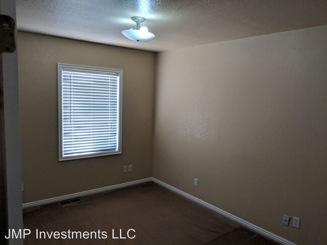 Building Photo - 3 br, 1.5 bath House - 360 S Sherman St