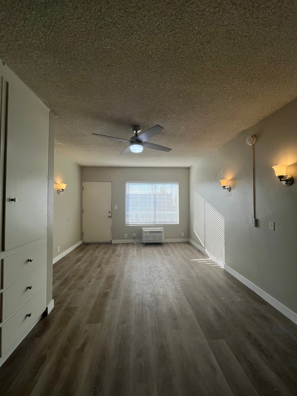 Foto del edificio - 14250 Telegraph Rd