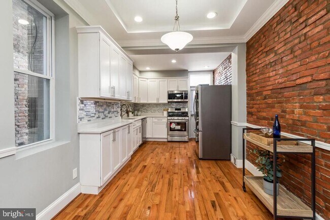 Foto del edificio - 3328 E Baltimore St