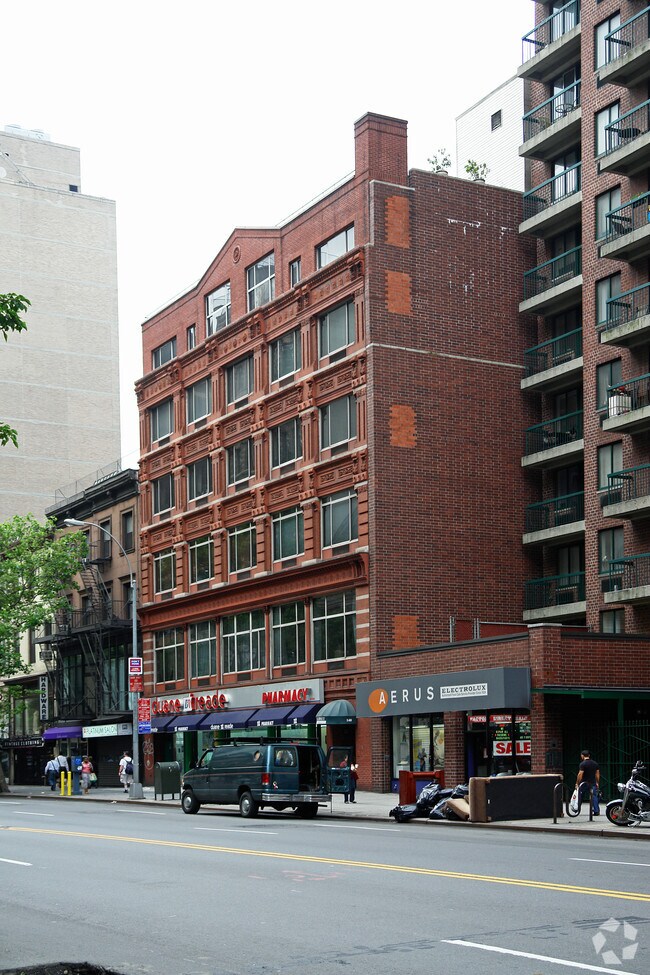 Foto del edificio - 140 W 23RD ST