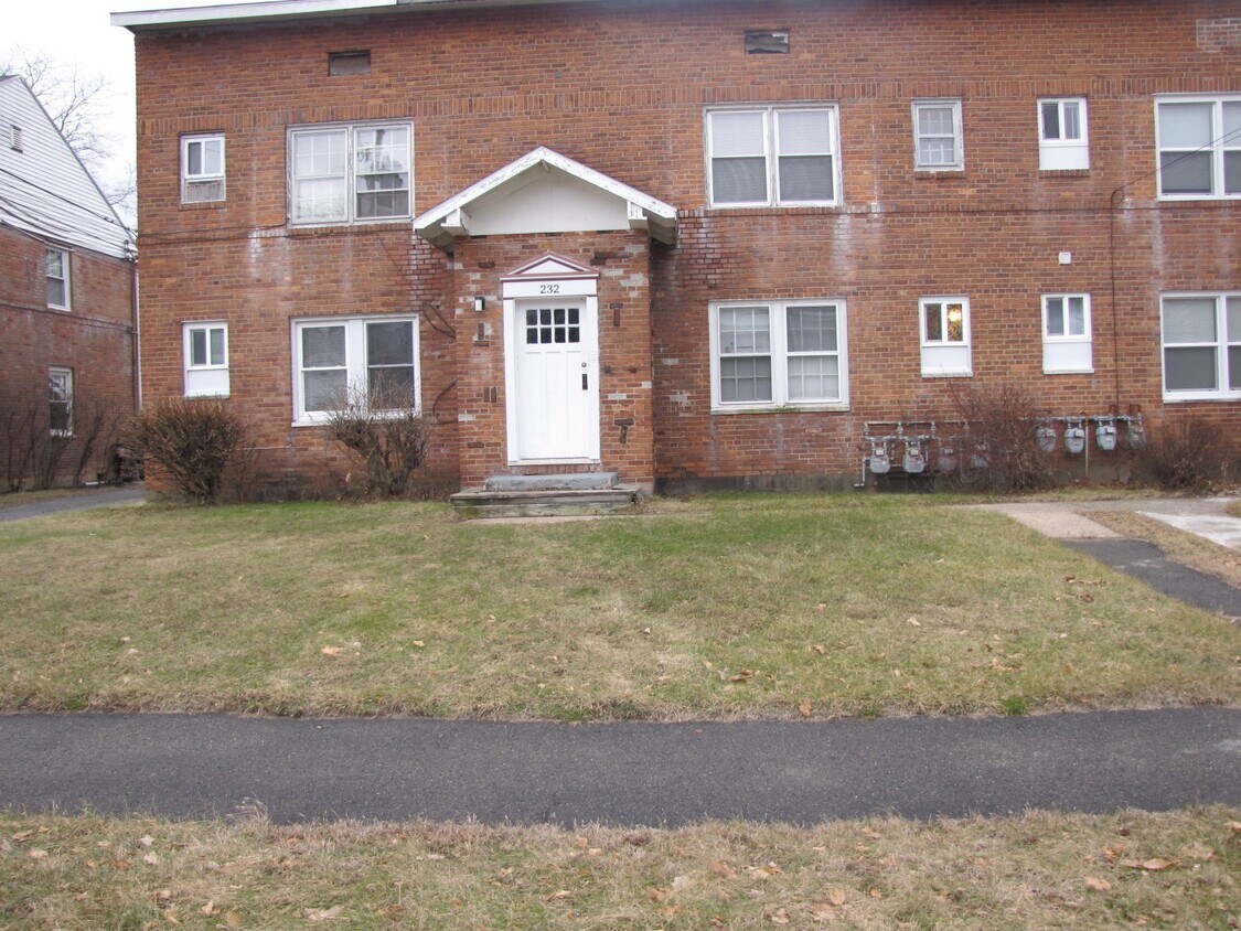 Primary Photo - 232 Jackson Ave