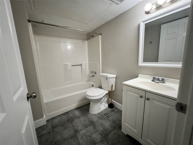 Foto del edificio - 7814 Glass St