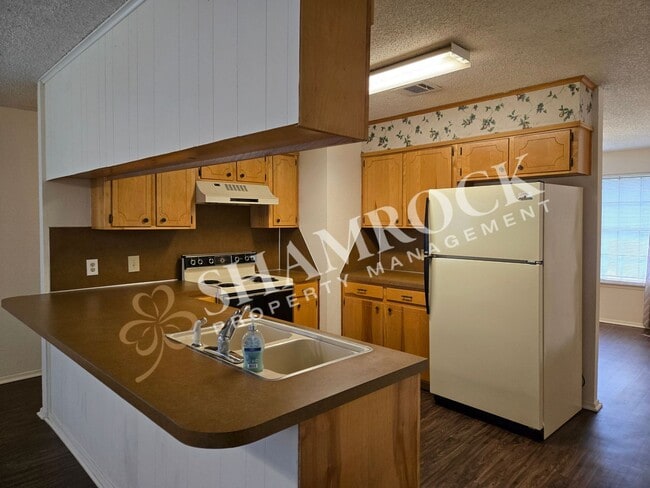 Building Photo - 908 Lancelot Cir
