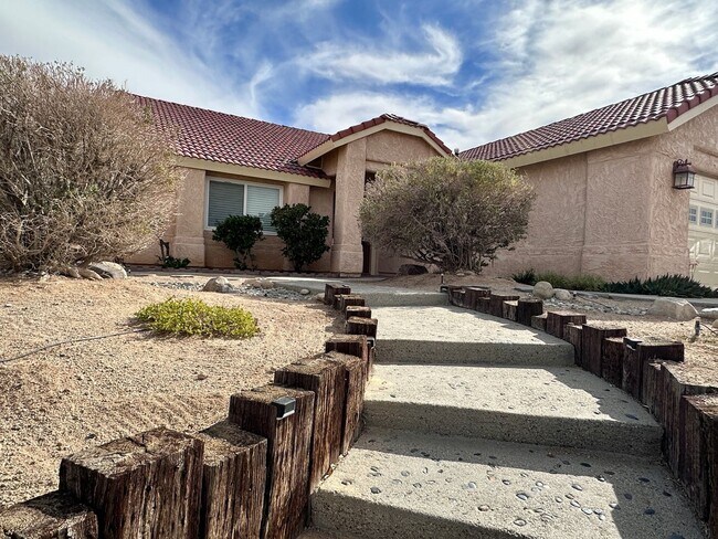 Building Photo - COLLEGE HEIGHTS HOME AVAILABLE NOW