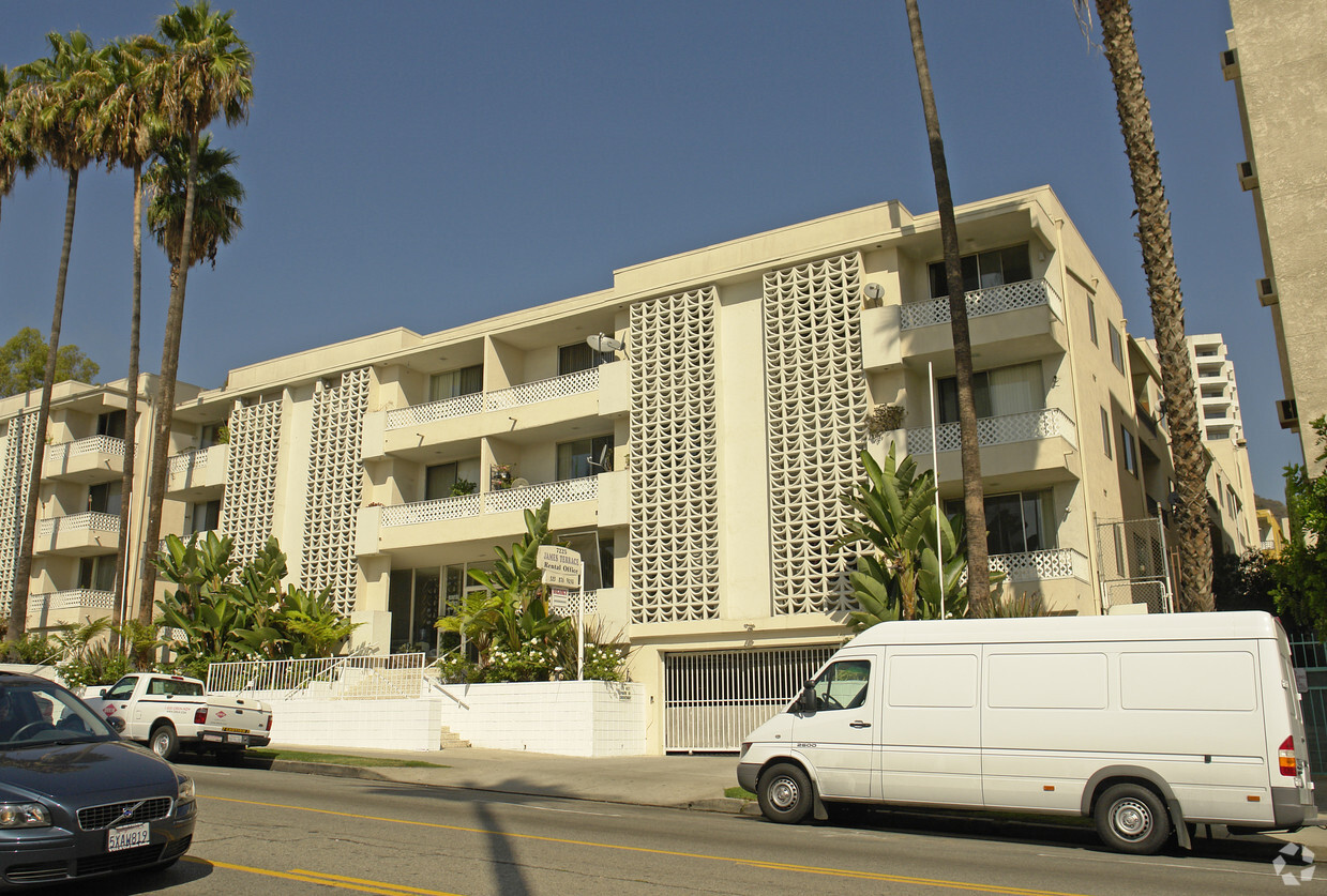 Building Photo - James Terrace Apartments