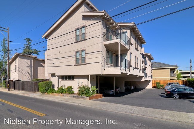 Building Photo - 3900 H St