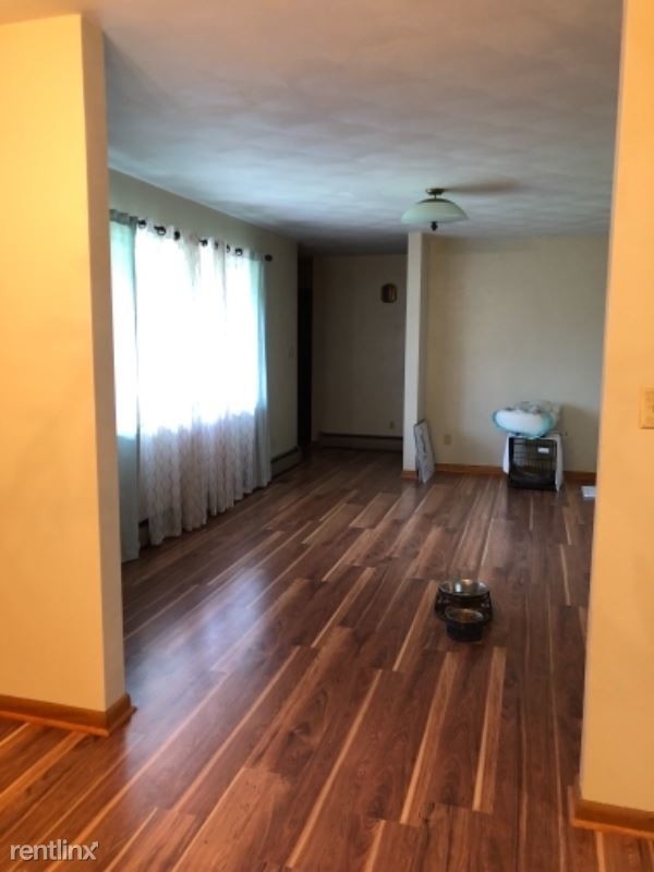 Building Photo - 3 br, 2.5 bath House - 104 River Ln