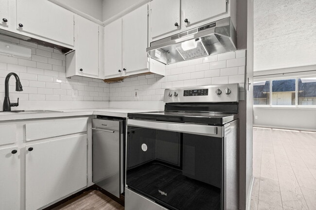 Building Photo - Westgrove Apartments