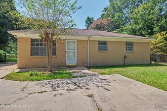 Building Photo - 4625 Hilltop Dr