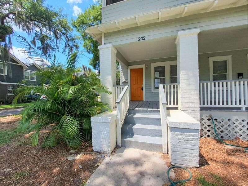 Primary Photo - 202 E Park St