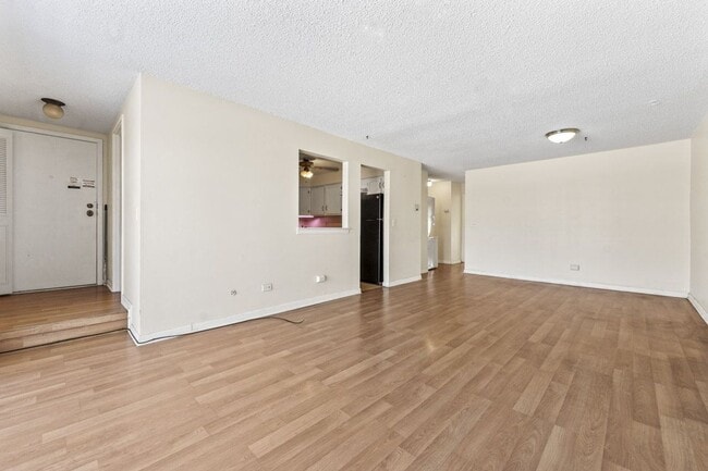 Foto del edificio - 225 N Gregory St