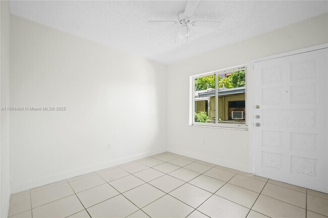 Foto del edificio - 2622 NW 24th St