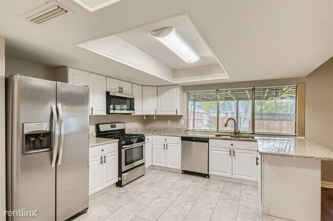 Foto del edificio - 3 br, 2 bath House - 333 Clearfield Drive ...