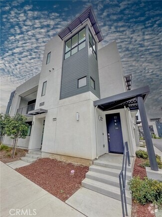 Building Photo - 178 Waypoint