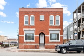 Building Photo - 15 S California Ave