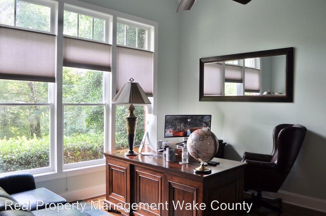 Building Photo - 4 br, 3.5 bath House - 1421 Ballyclare Court