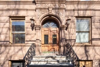Building Photo - 264 9th St