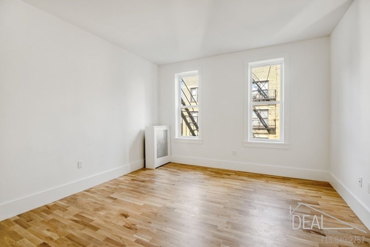 Foto del edificio - 90 Linden Blvd