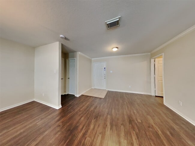 Foto del edificio - 8310 Wainwright Way