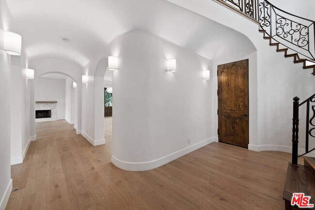 Foto del edificio - 1127 Charm Acres Pl