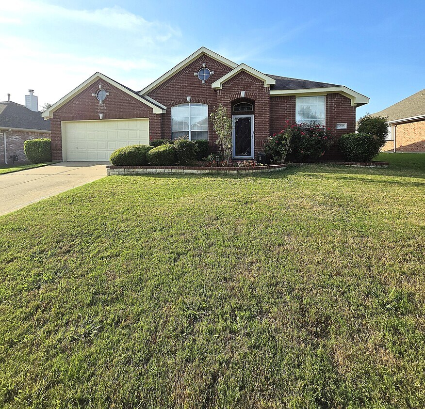 Primary Photo - 5705 Seneca Dr