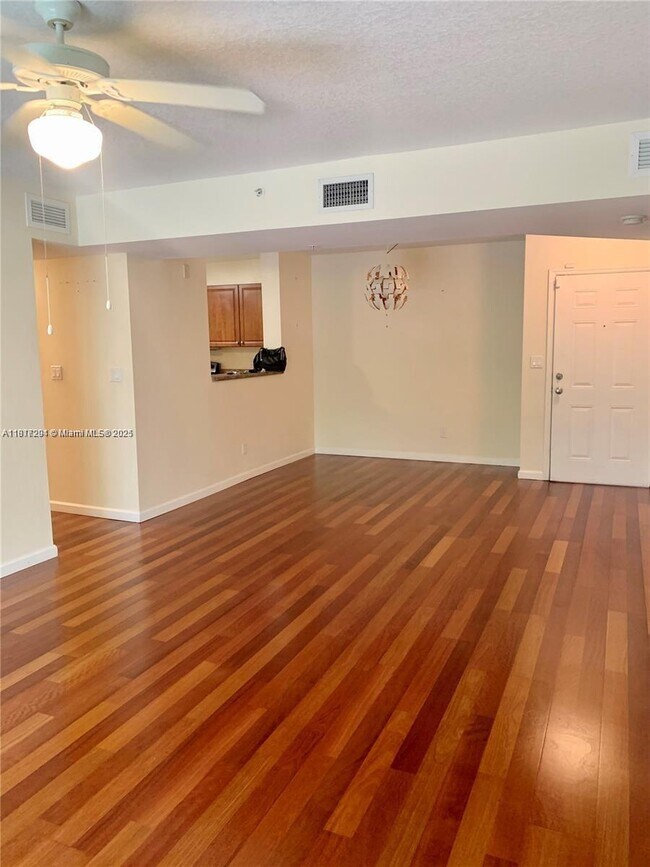 Foto del edificio - 529 E Sheridan St