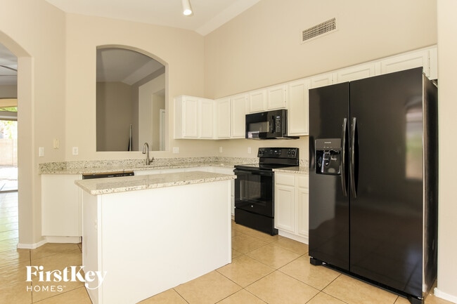 Building Photo - 7225 W Blackhawk Dr