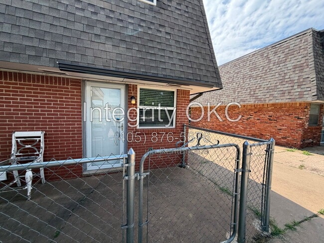 Building Photo - 2614 Elwood Dr