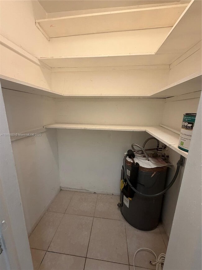 Foto del edificio - 2838 Madison St