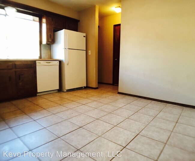Building Photo - 2 br, 1 bath House - 501 S. Greengate Dr.