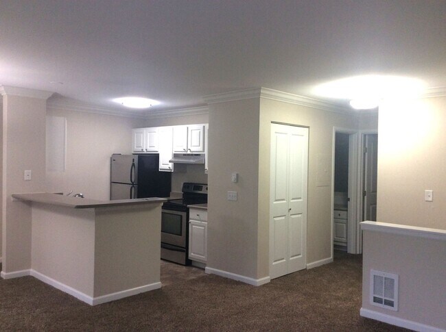 Foto del edificio - Beautiful 1 BDRM/1 BATH Condo at Madera West in Federal Way!