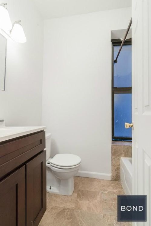 Building Photo - 314 E 91st St