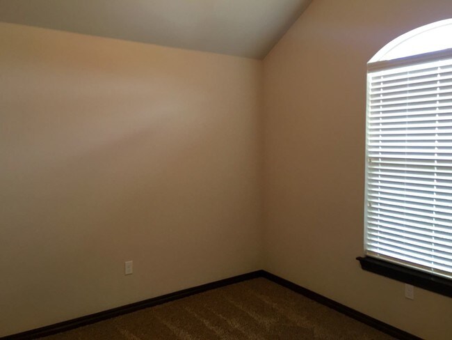 Building Photo - 3 br, 2 bath House - 8716 SW 36th