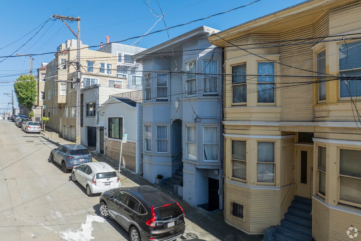 Primary - 127 Bernard St