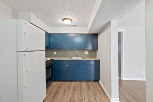 Building Photo - 401 W 27th Ave