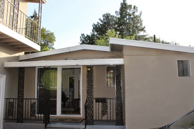 Building Photo - 2386 Sunny Vista Dr