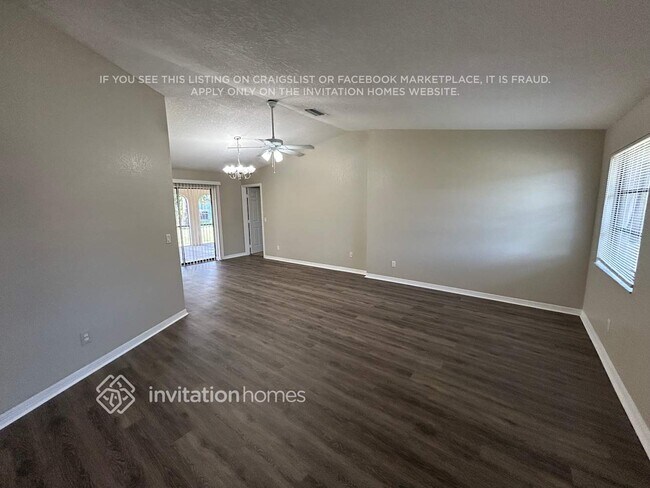 Foto del edificio - 22440 Tennyson Ave