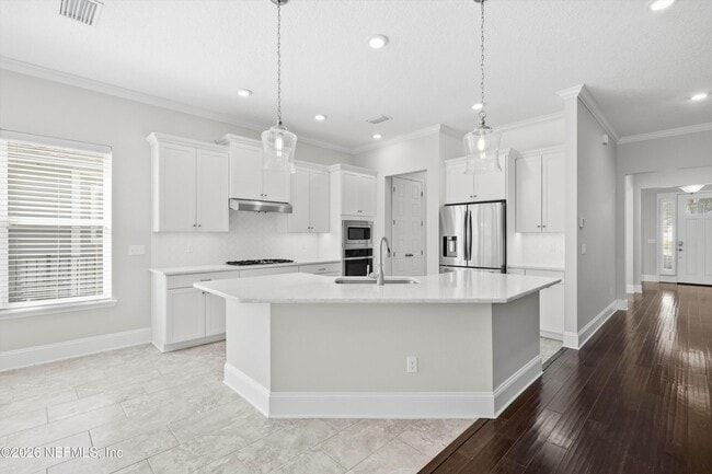 Building Photo - 80 Lazy Crest Dr