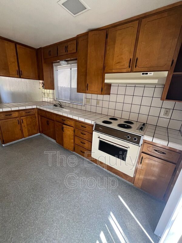 Foto del edificio - 4605 W Cypress Ave