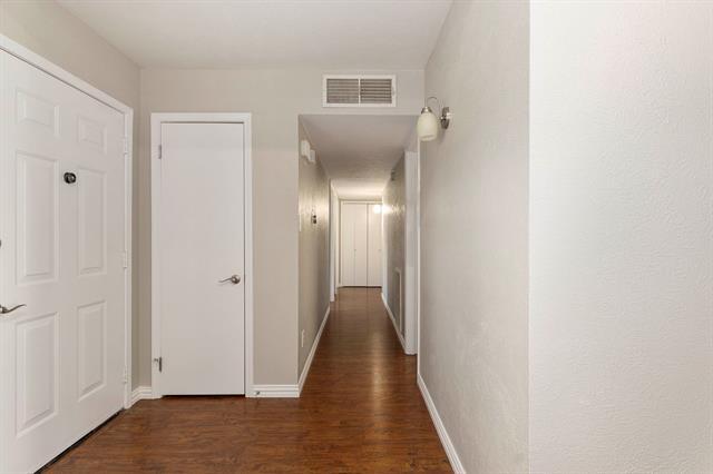 Foto del edificio - 4248 Ireland St