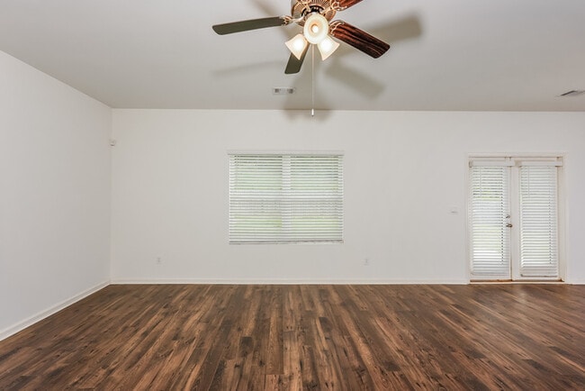 Building Photo - 5776 Timber Leaf Lp