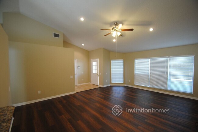 Building Photo - 829 W Charing Cross Cir