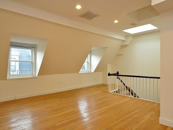 Photo - "Charming 1-Bedroom Apartment with Granite...