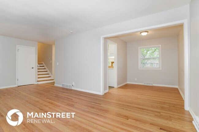 Building Photo - 8809 W 71st St