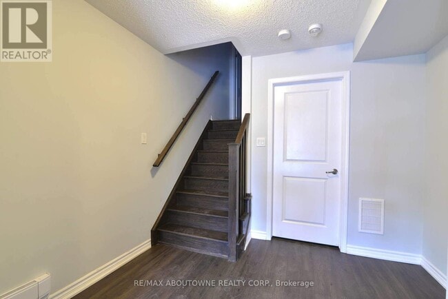 Building Photo - 3062 Gardenia Gate