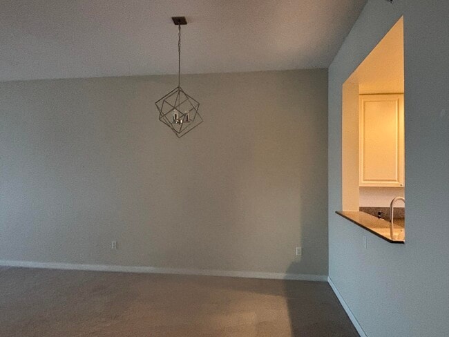 Building Photo - 30 Harbour Isle Dr W