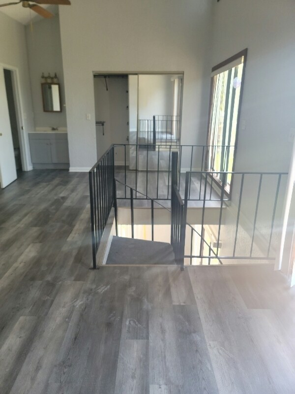 Foto del edificio - 5635 Struthers Ct